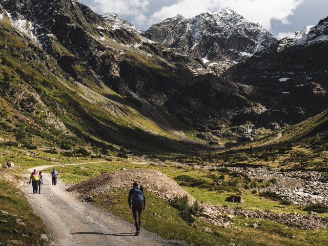 FF957F3C-6668-46A0-989A-BEBF6102C99A